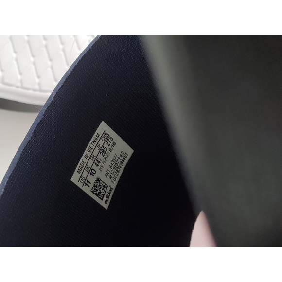 NWT Adidas adilette comfort slide sandals - Picture 14 of 14